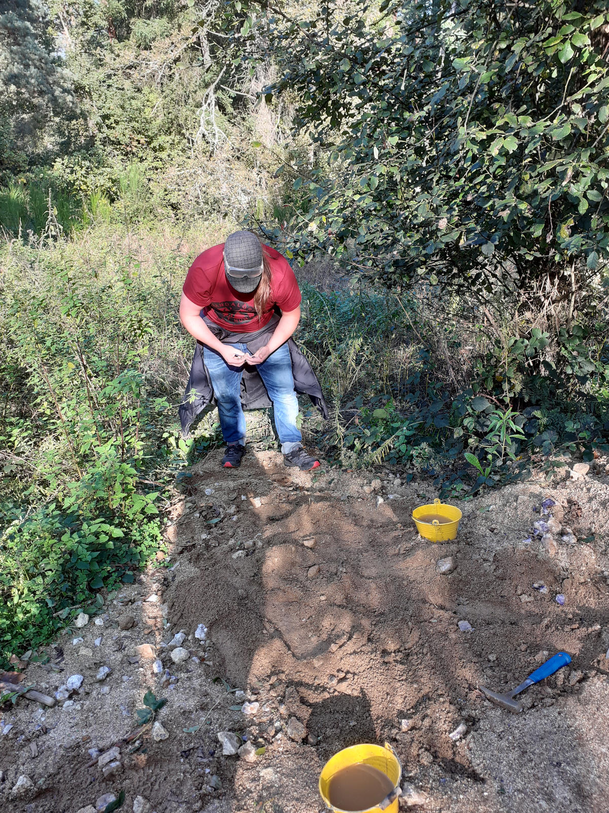 Recherche d'amethyste aux abords de Vernet la Varenne