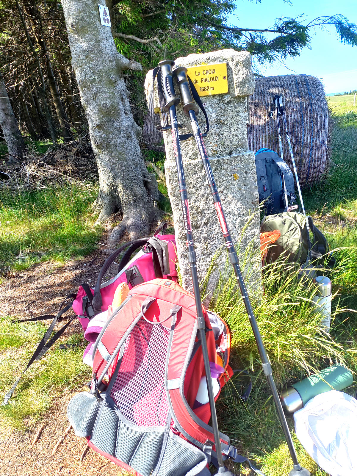 Pause café et thé sur le Col des Supeyres